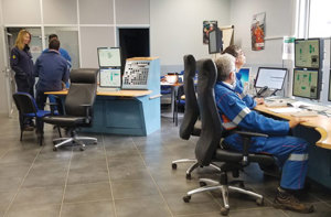 FIG. 4. Operators train on the same graphics that are used in the facility.